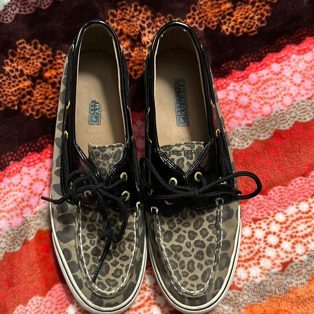 Womans 9 cheetah Top-Sider sperrys